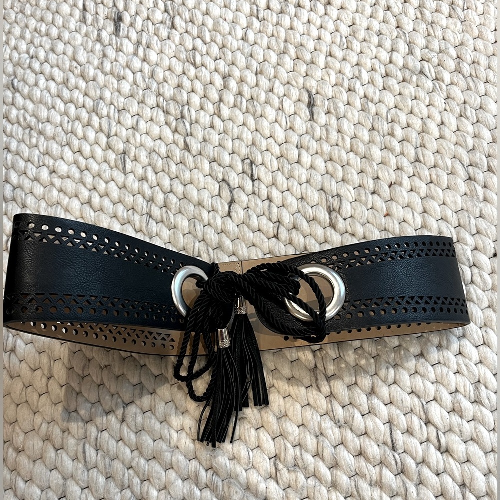 🖤Chic Black Belt with Tassel Accents